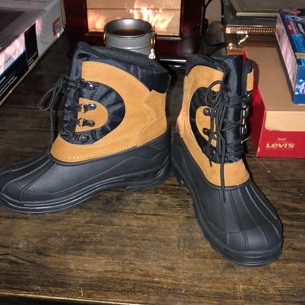 Nwt youth heavy duty duck boots